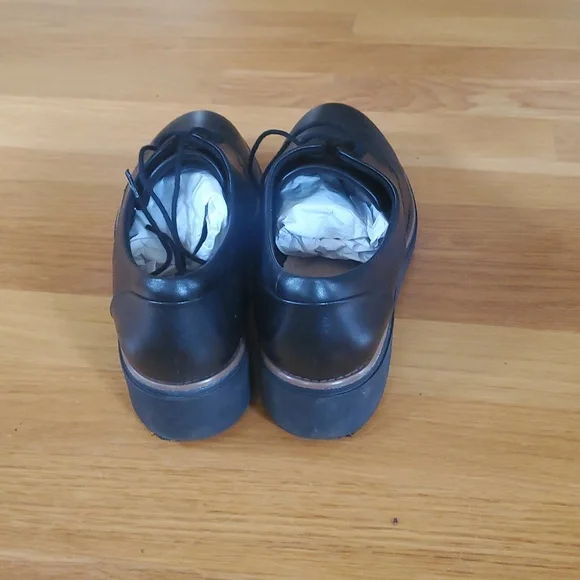 Clarks Sharon Noel lace up Oxford size 8.5. Black leather - Picture 7 of 7
